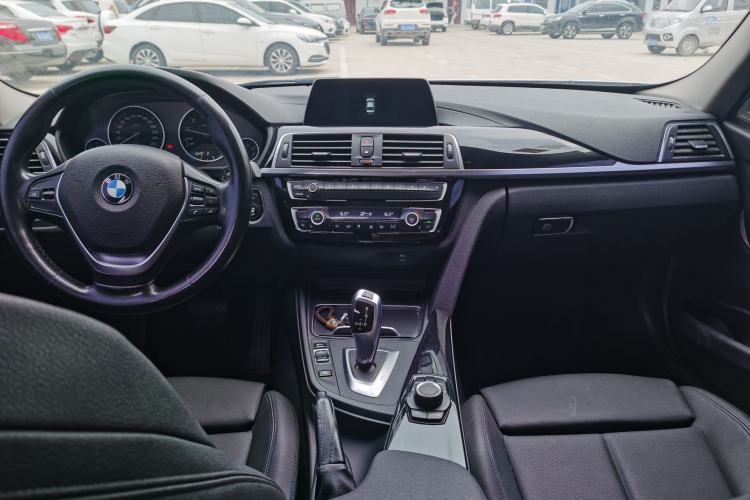 Used BMW 3 Series 2018 320Li Fashion Model Steering Wheel