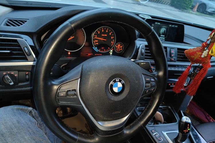 Used BMW 3 Series 2018 320Li Fashion Model Steering Wheel