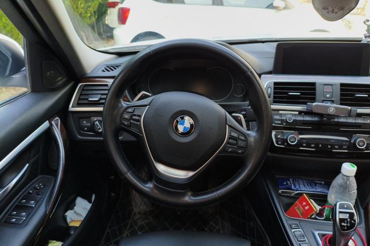Used BMW 3 Series 2018 330Li xDrive Luxury Package Steering Wheel