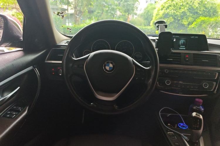 Used BMW 3 Series 2018 320Li Fashion Model Steering Wheel