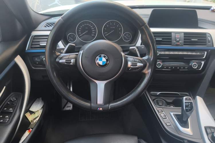 Used BMW 3 Series 2018 320i M Sport Package Steering Wheel