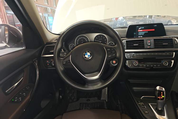 Used BMW 3 Series 2018 320Li Fashion Model Steering Wheel