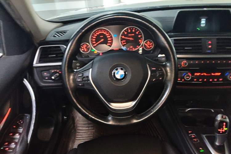 Used BMW 3 Series 2018 320Li Fashion Model Steering Wheel