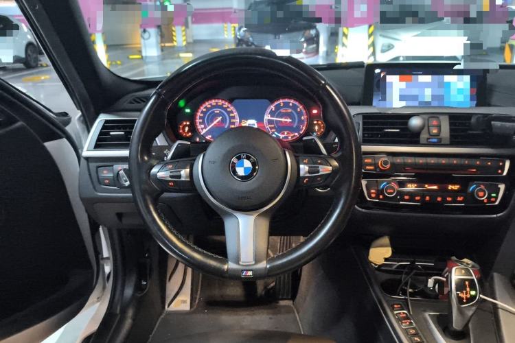 Used BMW 3 Series 2018 320i M Sport Night Edition Steering Wheel