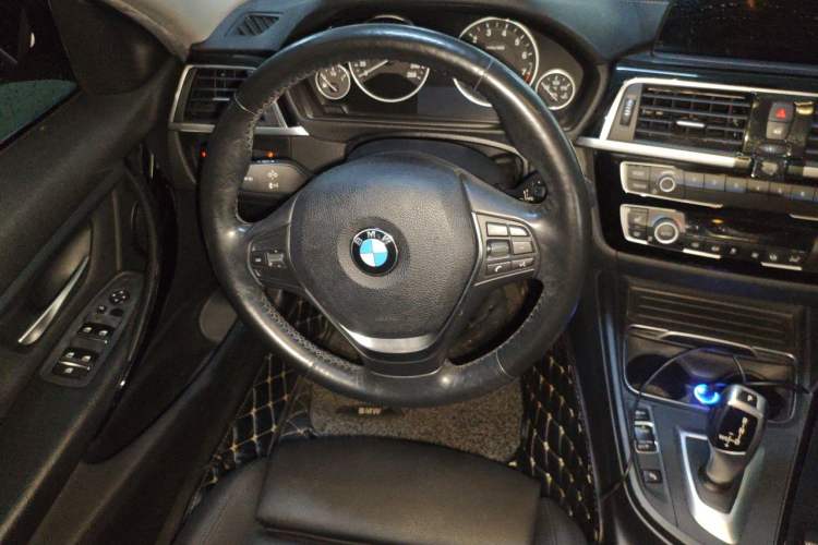 Used BMW 3 Series 2018 320Li Fashion Model Steering Wheel