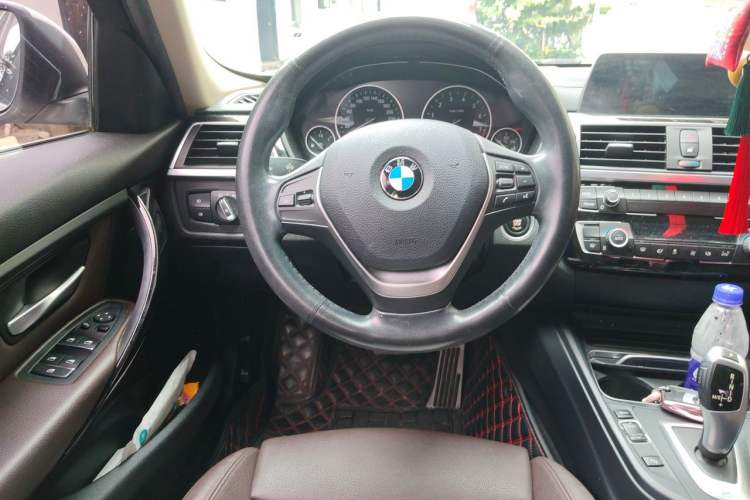 Used BMW 3 Series 2018 320Li Fashion Model Steering Wheel