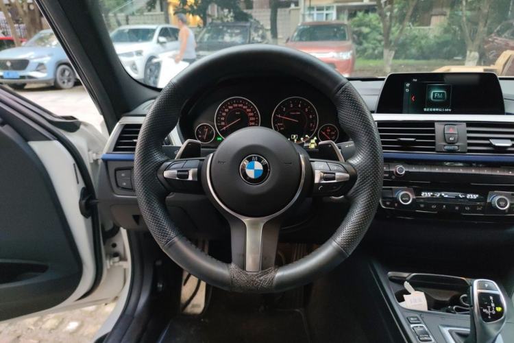 Used BMW 3 Series 2018 320i M Sport Package Steering Wheel