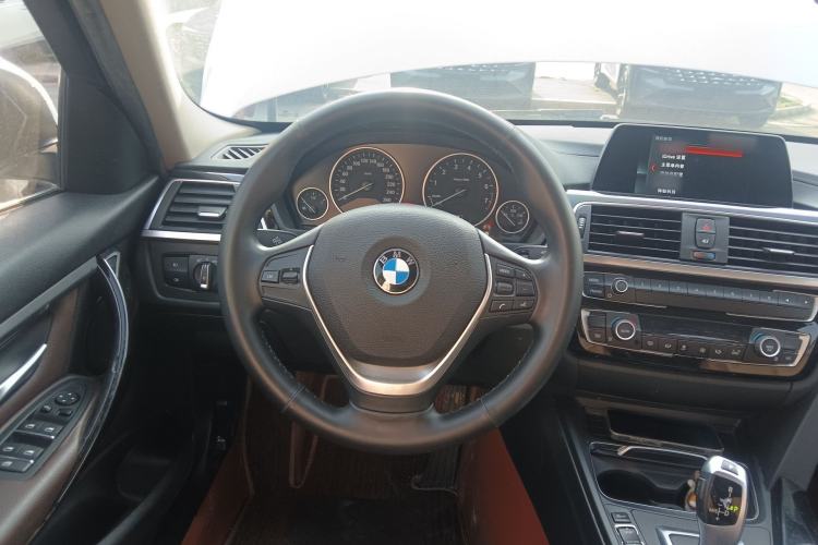 Used BMW 3 Series 2018 320Li Fashion Model Steering Wheel