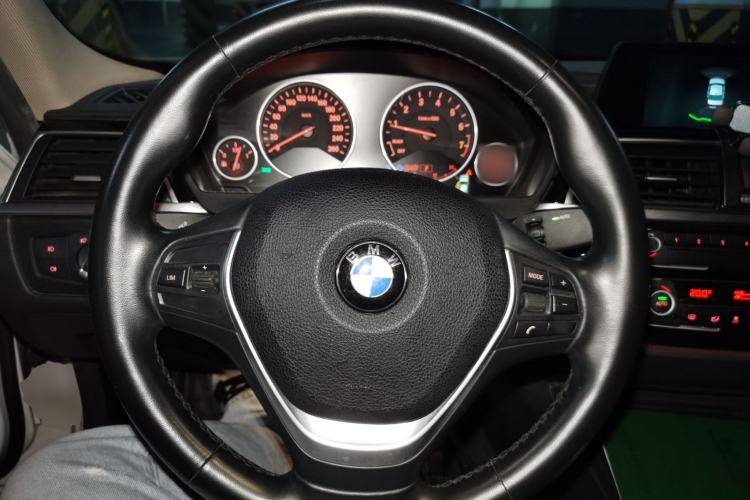 Used BMW 3 Series 2018 320Li Fashion Model Steering Wheel