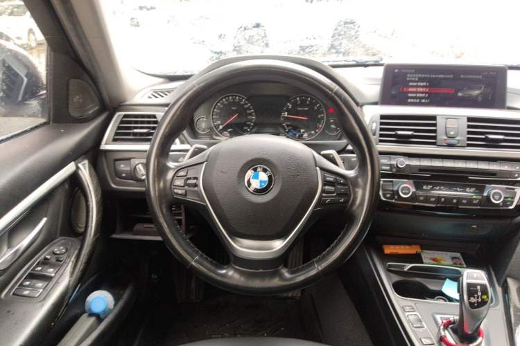Used BMW 3 Series 2018 320Li Leading Luxury Package Steering Wheel
