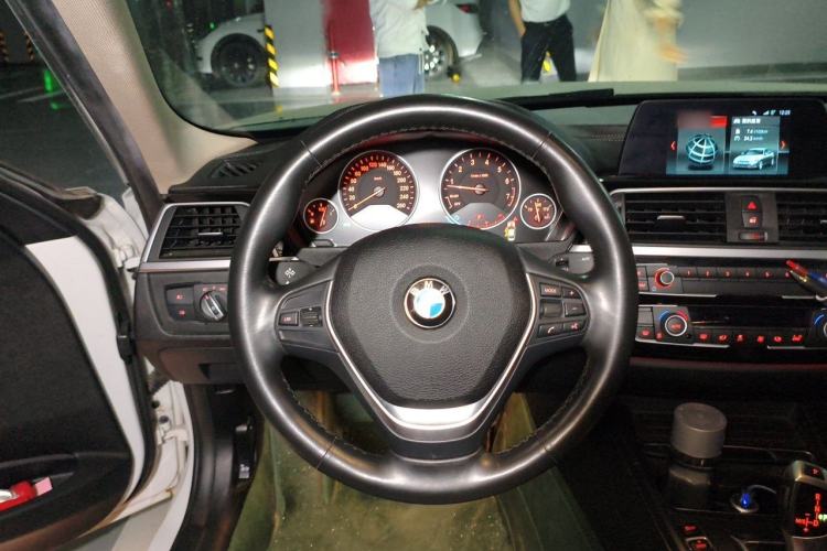 Used BMW 3 Series 2018 320Li Fashion Model Steering Wheel
