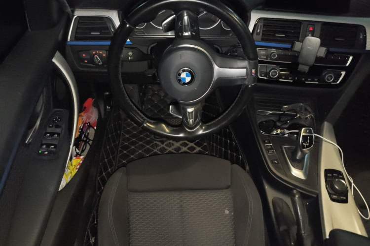 Used BMW 3 Series 2018 320i M Sport Package Steering Wheel