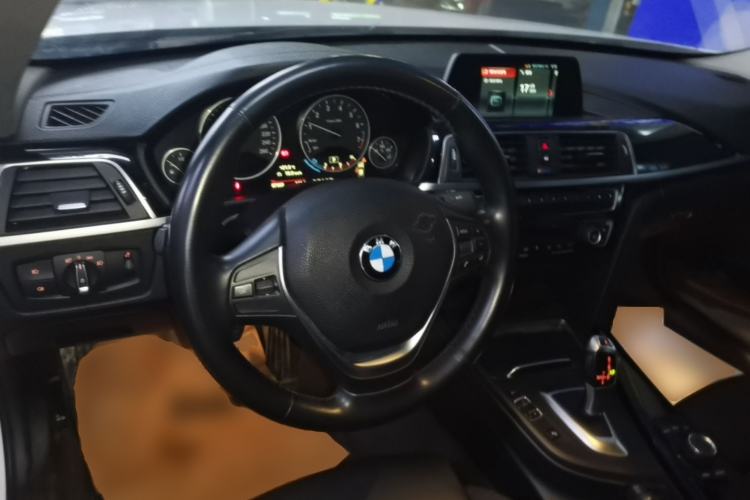 Used BMW 3 Series 2018 320Li xDrive Fashion Model Steering Wheel