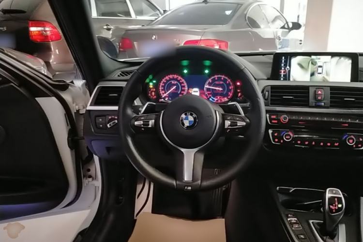 Used BMW 3 Series 2018 320i M Sport Night Edition Steering Wheel