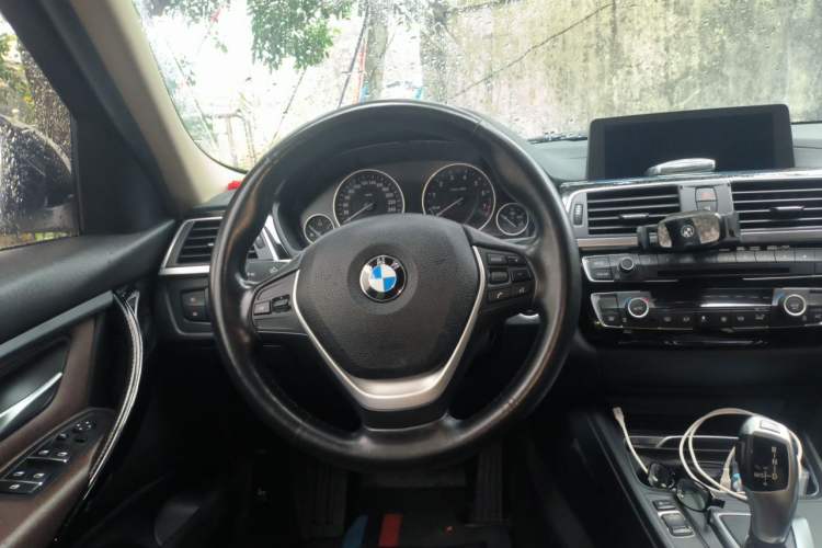 Used BMW 3 Series 2018 320Li Fashion Model Steering Wheel