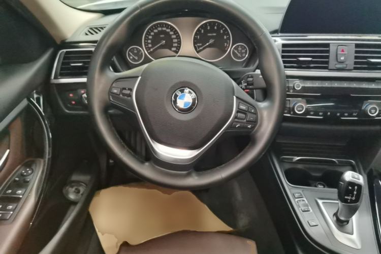 Used BMW 3 Series 2018 320Li Fashion Model Steering Wheel