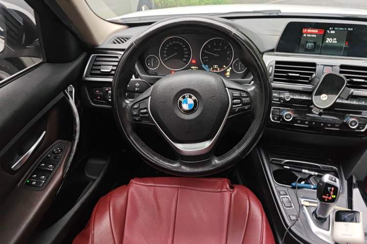 Used BMW 3 Series 2018 320Li Fashion Model Steering Wheel