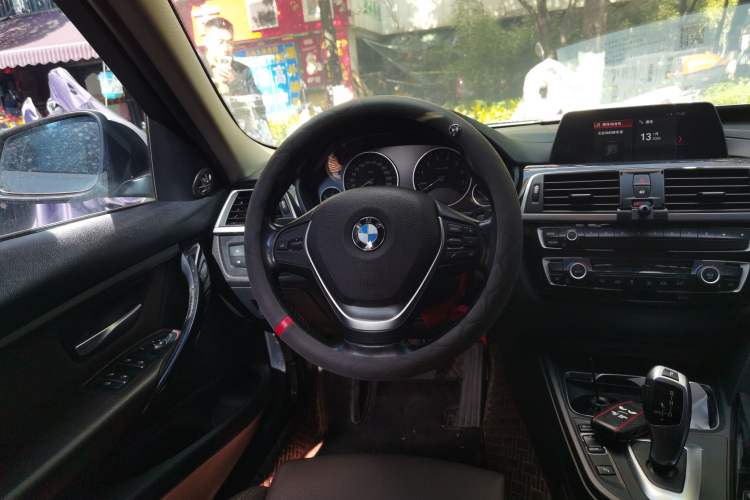 Used BMW 3 Series 2018 318i Steering Wheel