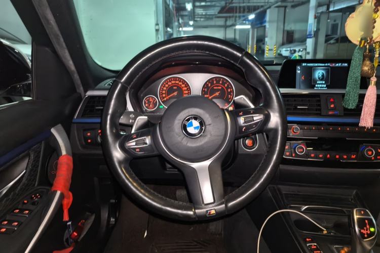 Used BMW 3 Series 2018 320i M Sport Package Steering Wheel