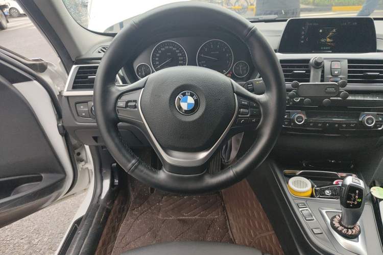 Used BMW 3 Series 2018 320Li xDrive Fashion Model Steering Wheel