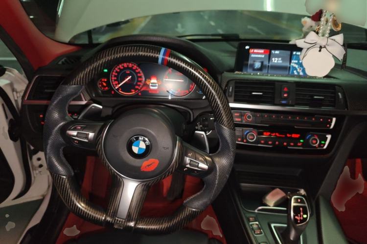 Used BMW 3 Series 2018 320i M Sport Night Edition Steering Wheel