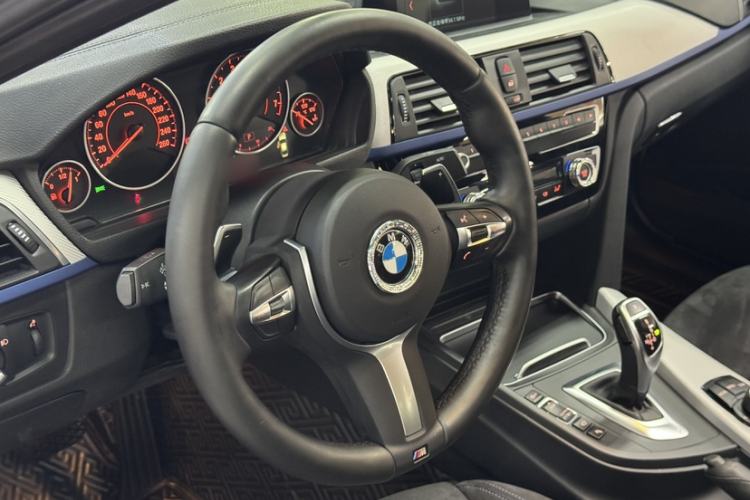 Used BMW 3 Series 2018 320i M Sport Package Steering Wheel
