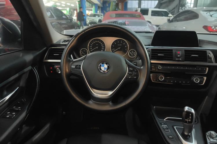 Used BMW 3 Series 2018 320Li Fashion Model Steering Wheel
