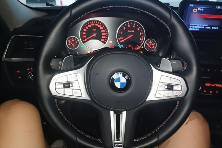 Used BMW 3 Series 2018 320Li Fashion Model Steering Wheel