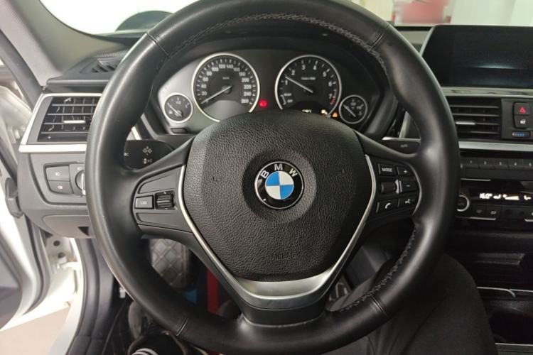 Used BMW 3 Series 2018 320Li Fashion Model Steering Wheel