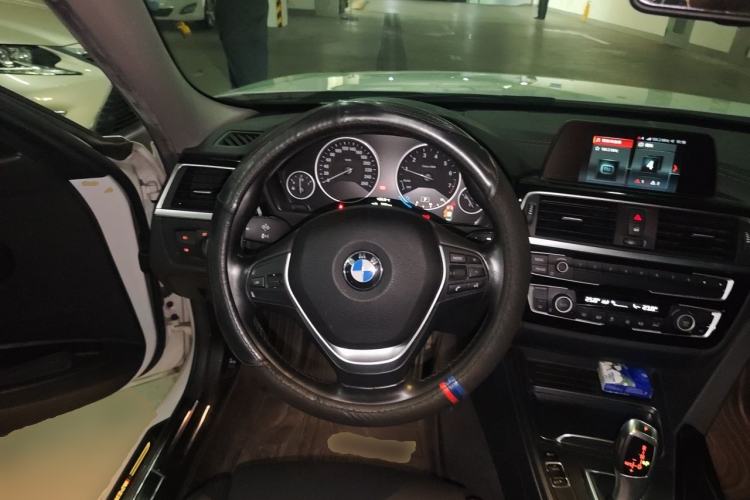 Used BMW 3 Series 2018 320Li Fashion Model Steering Wheel
