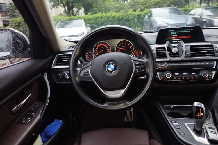 Used BMW 3 Series 2018 320Li Fashion Model Steering Wheel