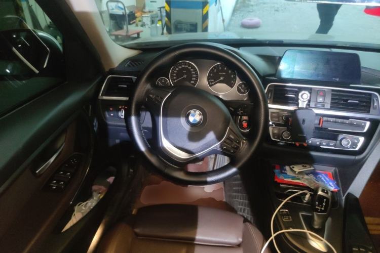 Used BMW 3 Series 2018 320Li Fashion Model Steering Wheel