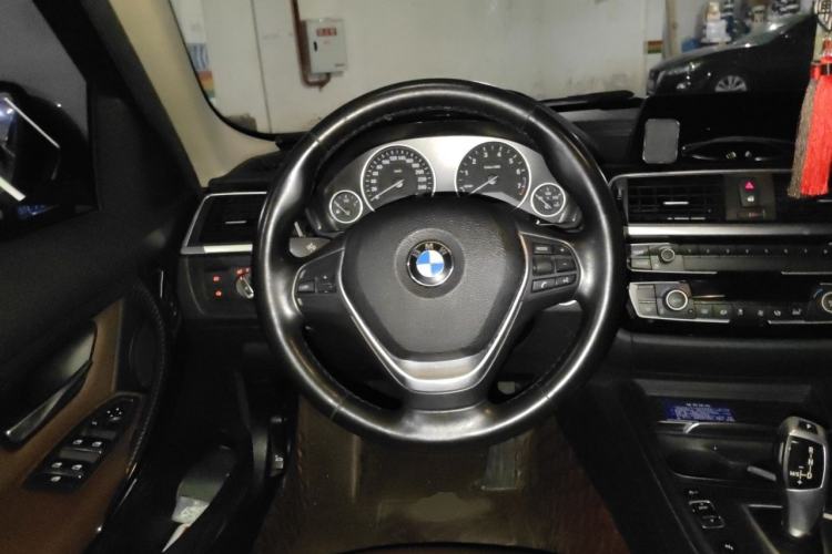 Used BMW 3 Series 2018 318i Steering Wheel