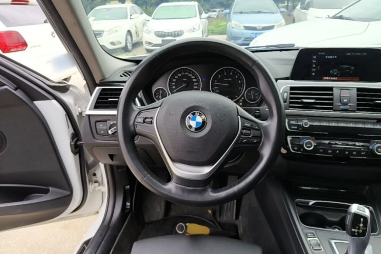 Used BMW 3 Series 2018 320Li Fashion Model Steering Wheel