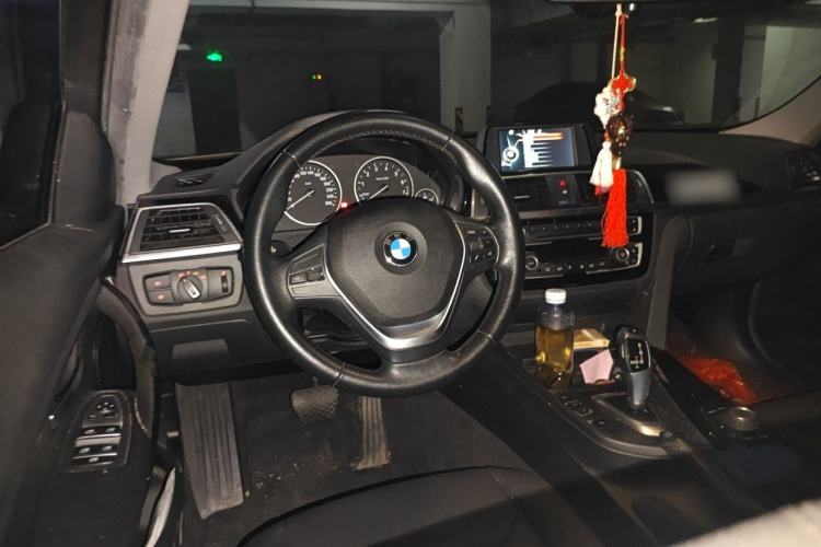 Used BMW 3 Series 2018 320Li Fashion Model Steering Wheel