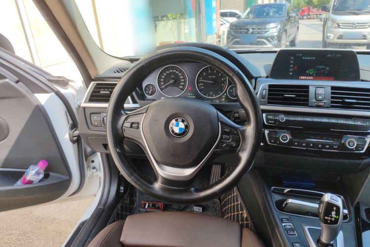 Used BMW 3 Series 2018 320Li Fashion Model Steering Wheel