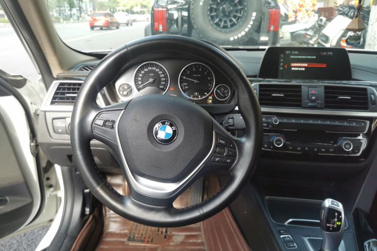 Used BMW 3 Series 2018 320Li Fashion Model Steering Wheel