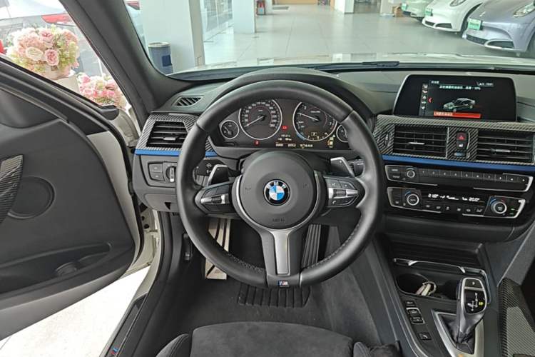 Used BMW 3 Series 2018 320i M Sport Package Steering Wheel