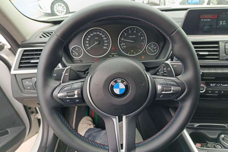 Used BMW 3 Series 2018 320Li Fashion Model Steering Wheel