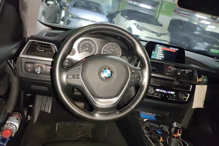 Used BMW 3 Series 2018 318i Steering Wheel