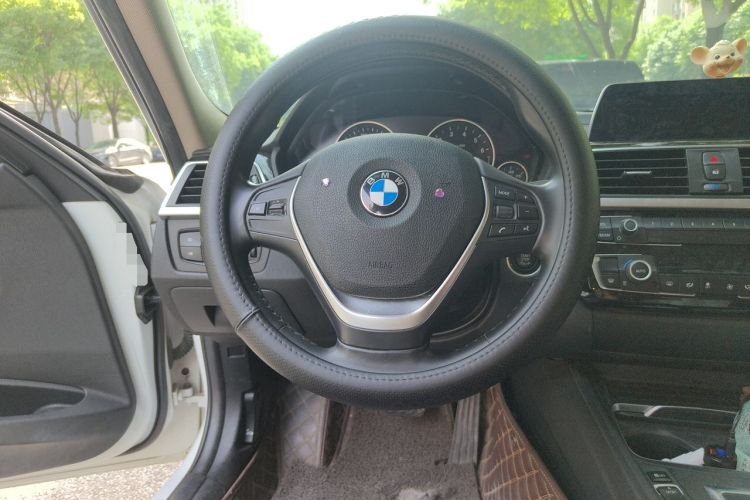 Used BMW 3 Series 2018 320Li Fashion Model Steering Wheel