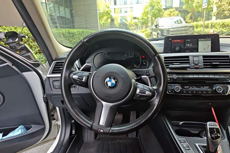 Used BMW 3 Series 2018 320Li Leading Model M Sport Package Steering Wheel