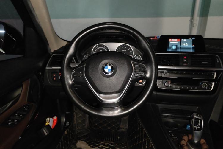 Used BMW 3 Series 2018 320Li Fashion Model Steering Wheel