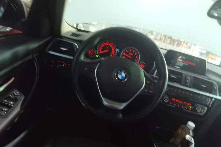 Used BMW 3 Series 2018 320Li Fashion Model Steering Wheel