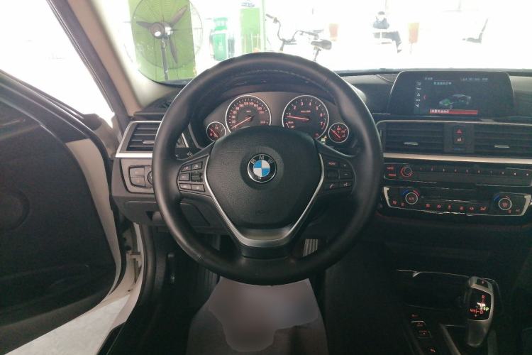 Used BMW 3 Series 2018 320Li Fashion Model Steering Wheel