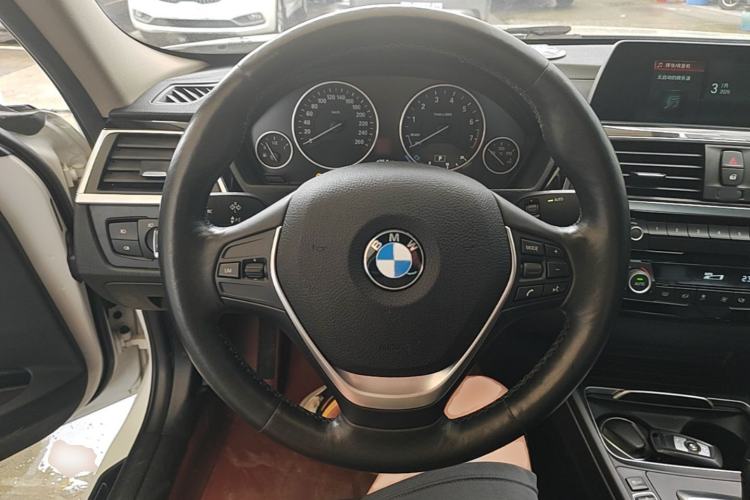 Used BMW 3 Series 2018 320Li Fashion Model Steering Wheel