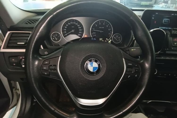 Used BMW 3 Series 2018 320Li Fashion Model Steering Wheel