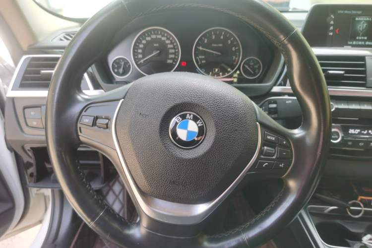 Used BMW 3 Series 2018 320Li Fashion Model Steering Wheel