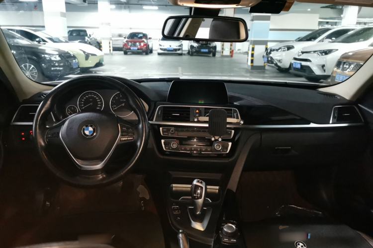 Used BMW 3 Series 2018 320Li Fashion Model Steering Wheel