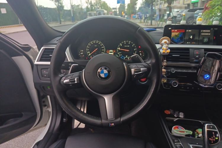 Used BMW 3 Series 2018 330i M Sport Night Edition Steering Wheel